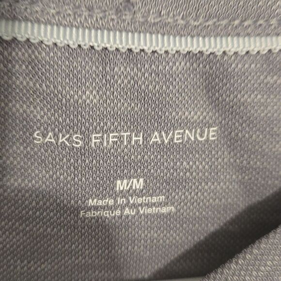 Mens very soft size medium Saks fifth ave tshirt - Picture 2 of 4